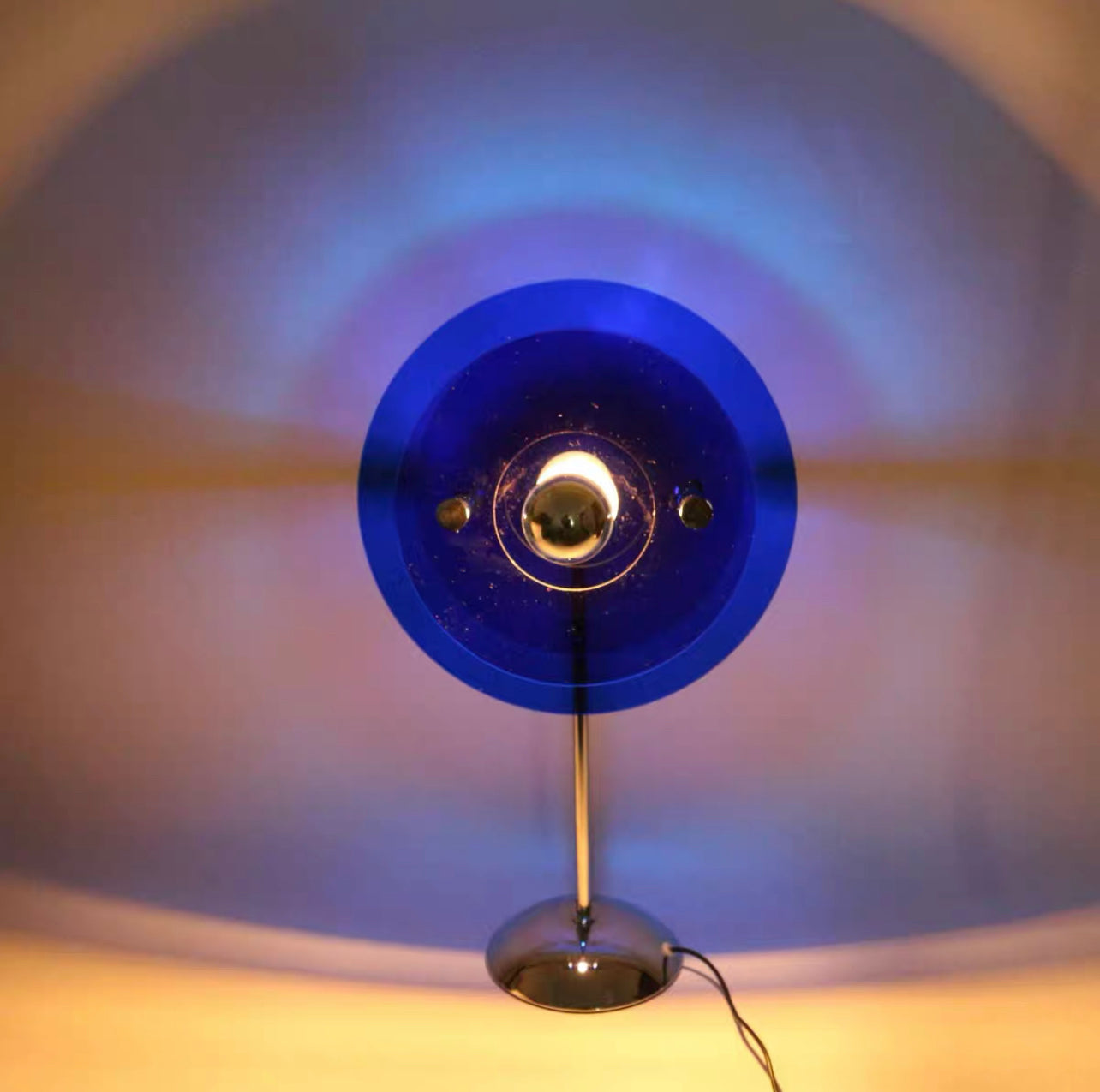Retro Aura Lamp